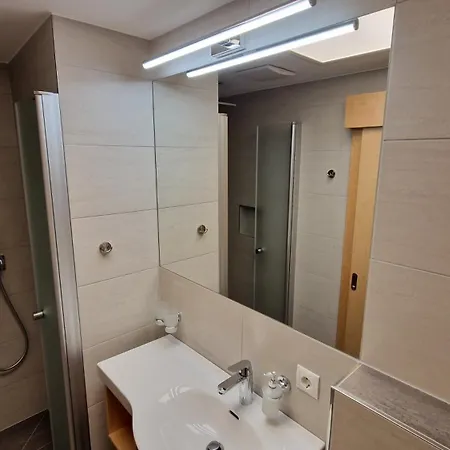 Проживание в семье Haus Marita Эц