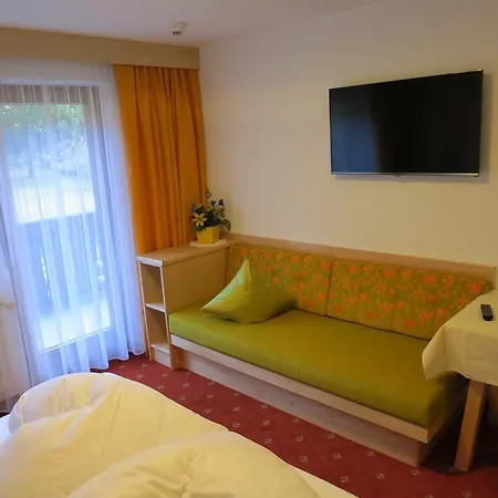 Проживание в семье Haus Marita Эц